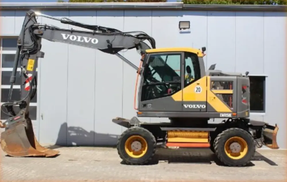 Pelle sur pneu Volvo EWR150E-17T